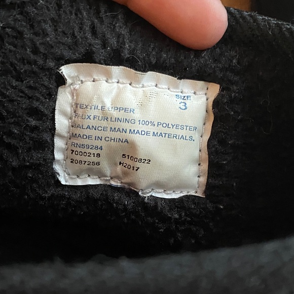 The Children’s Place Black Boots - Picture 4 of 8